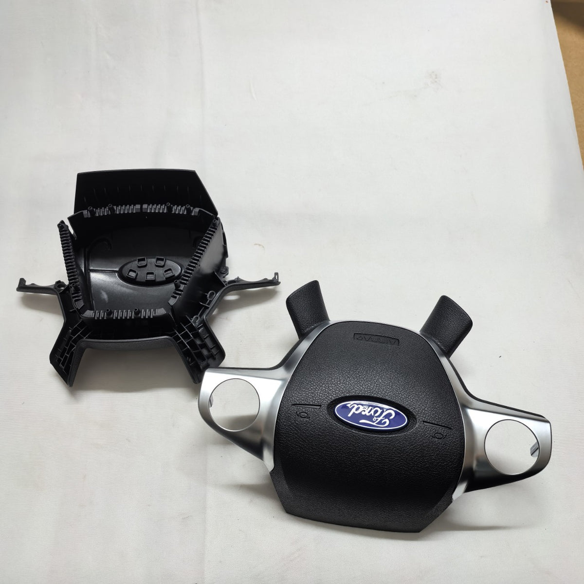 2012–2018 Ford Focus Driver Steering Wheel Airbag Horn Cover Plastic Shell